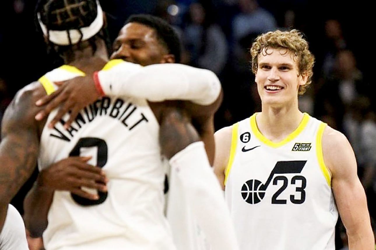 Lauri Markkasen Utah Jazz käänsi tiukan pelin pisteen voitoksi.