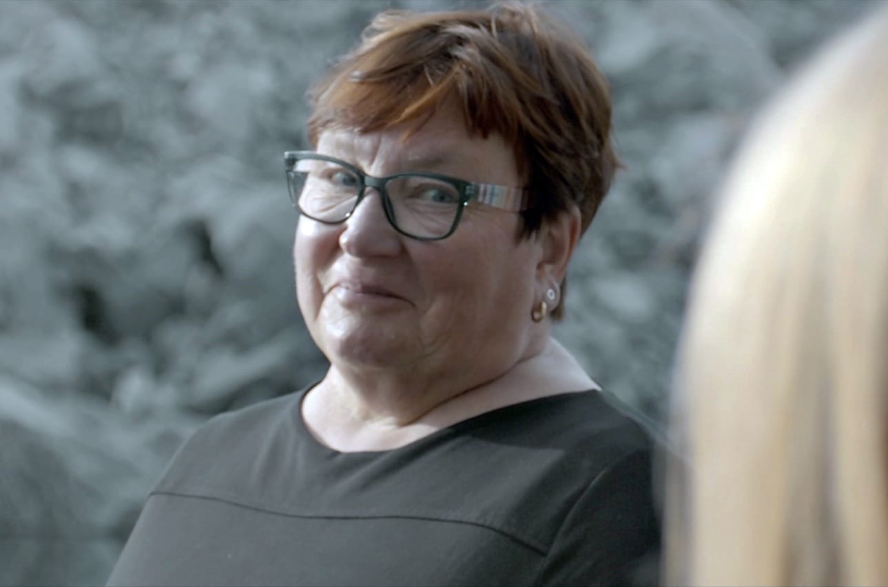 Videolla esiintyvä ähtäriläinen Raija Pohjola on toiminut kokemusasiantuntijana jo kahdeksan vuoden ajan.