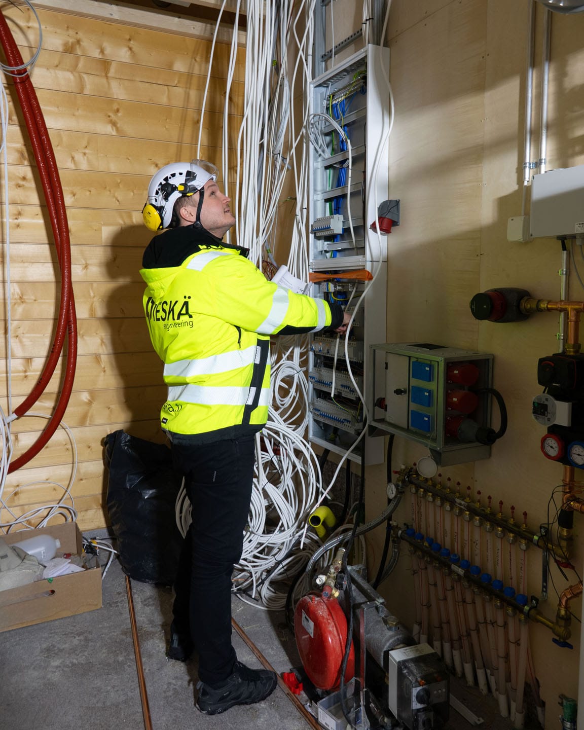 Energiatehokkuuteen ja älykkäisiin toimintoihin liittyvät kysymykset ovat yleisiä nykyajan rakentamisessa.