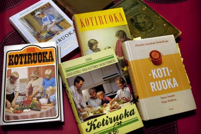 Moni kyselyyn vastanneista on poiminut keittokirjan käteen löytääkseen lihalle vaihtoehtoja. ARKISTOKUVA: JOUKO HÄNNINEN