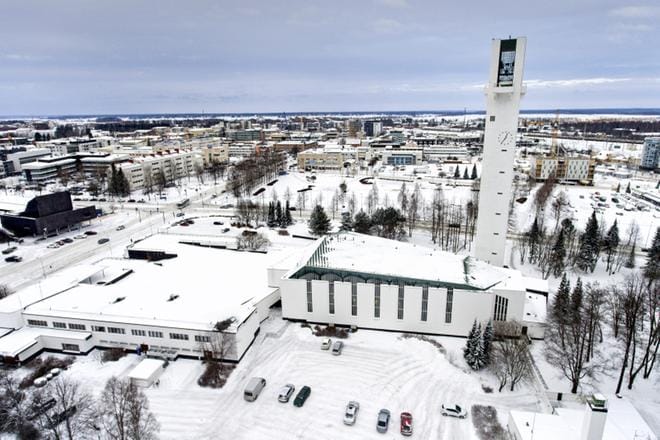 Seinäjoen seurakunnassa työskenteli viime vuonna 183 vakituista ja 32 määräaikaista työntekijää. Työntekijöiden määrä oli sama kuin vuonna 2016. Vapaaehtoisten määrä seurakunnassa kasvoi viime vuonna. Vapaaehtoisia työntekijöitä oli yhteensä 3 536. KUVA: KARI LÖFHJELM