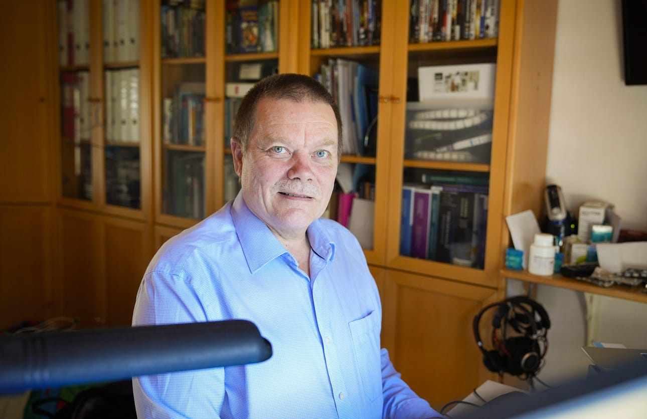 Professori Hannu Kankaanrannan mukaan vastustuskyvyn heikentyminen saattaa olla pitkäaikaisessa ja runsaassa lääkkeen käytössä syynä kohonneelle keuhkokuumeriskille. LEHTIKUVA / Kalle Parkkinen