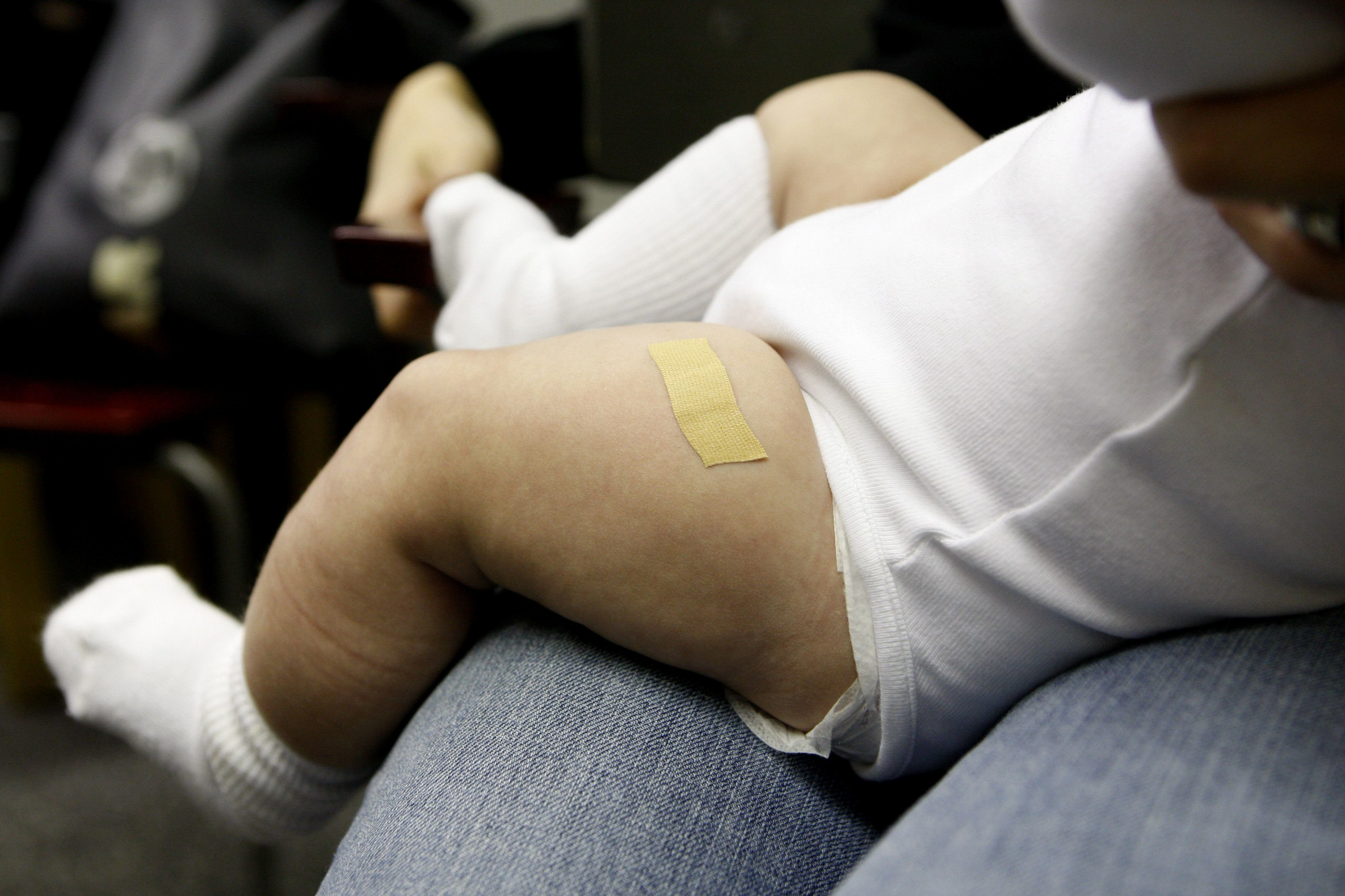 Vanhemmat eivät vie pikkulapsia influenssarokotuksiin – ratkaisuksi väläytelty rokotuksia päiväkodeissa