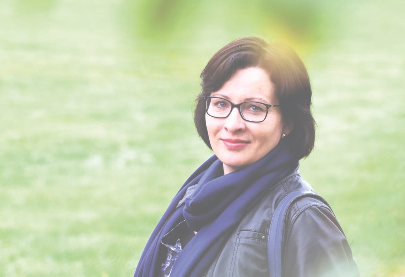 Mari Viljas istuu kolmatta kauttaan valtuustossa, nyt puheenjohtajana. Hän kertoo halun vaikuttaa tulleen jo kodin perintönä. Viljas haluaisi nähdä valtuuston puhaltavan yhteen hiileen, sillä isoja asioita riittää pohdittavaksi ja päätettäväksi.