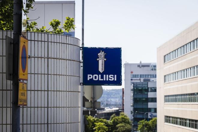 Poliisin Pysähdy! -kampanjan tarkoituksena on ohjata korona-ajan ongelmista kärsiviä ihmisiä oikeanlaisen avun piiriin. KUVA: Enna Rautiainen