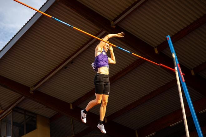 Mikko Paavola hyppäsi ennätyksensä lauantaina Somerolla. Kuva Vaasan olympiarankingkilpailusta tiistailta. Arkistokuva: Pasi Suokko / Apollo Photo