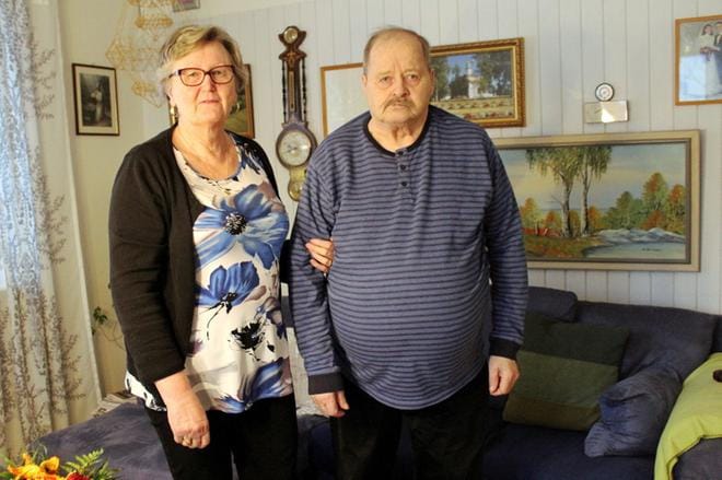 Kerttu Runninmäki on miehensä Vaito Runninmäen omaishoitaja. Vuoden omaishoitaja on kehittänyt itseään omaishoitajan tehtävissä ja pyrkinyt osallistumaan vertaistoimintaan. KUVA: TARJA RIIHIMÄKI
