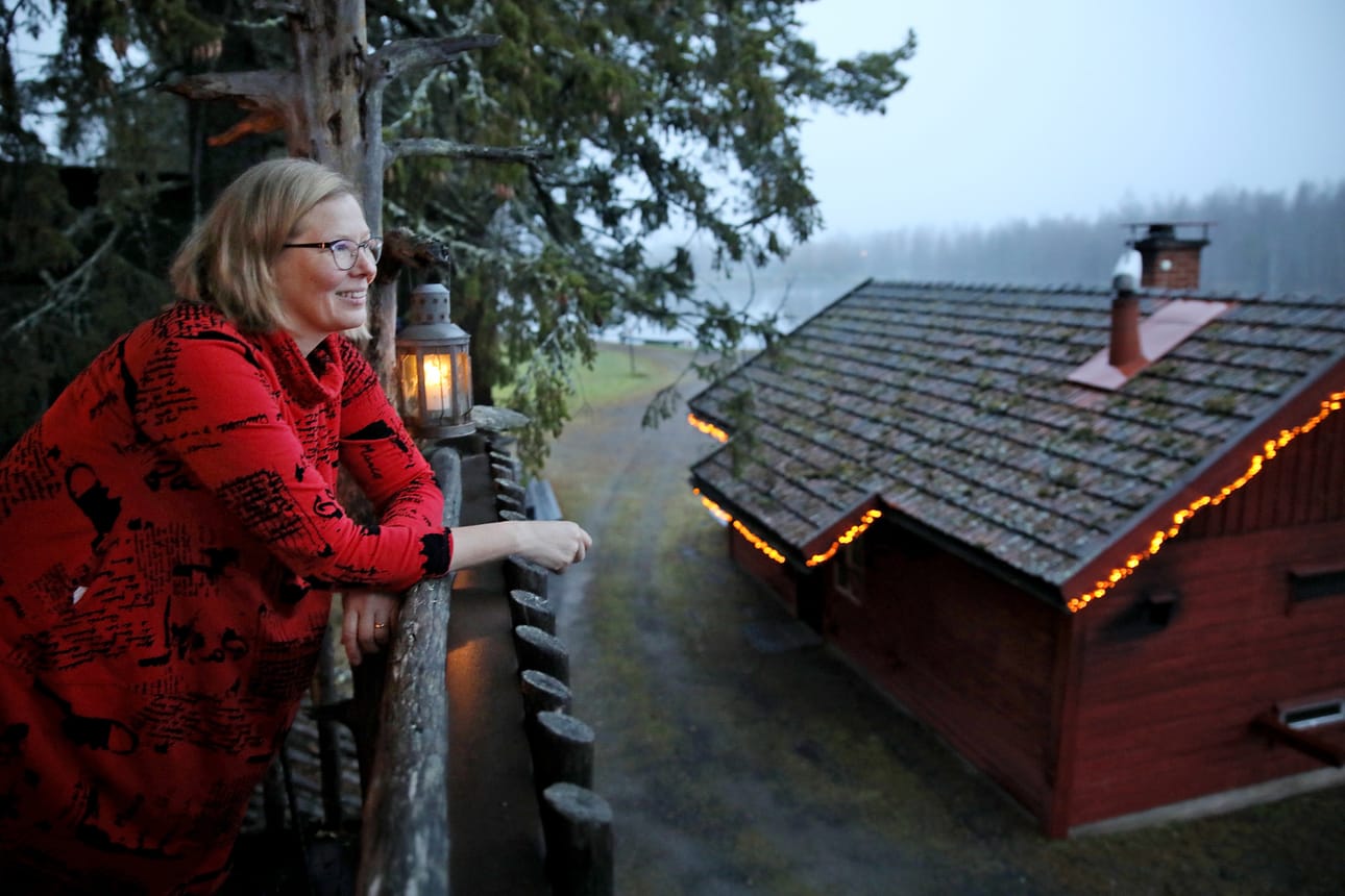 Pikkujoulutouhut ovat jo vauhdissa Oulun seudun ravintoloissa ja tapahtumanjärjestäjien keskuudessa. Myyntisihteeri Eila Alamommo Maikkulan kartanolta kertoo, että ensimmäiset pikkujoulut pidetään tällä viikolla.