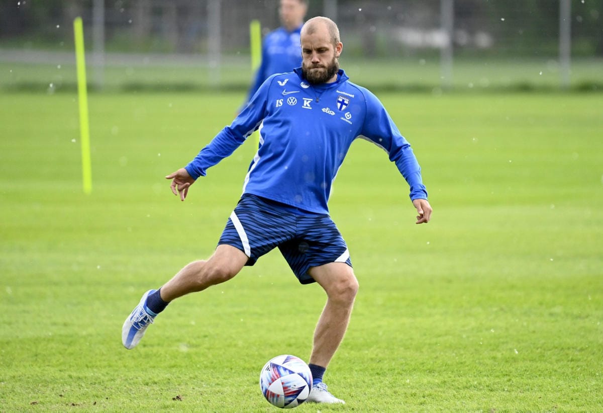 Teemu Pukki Huuhkajien mediapäivässä Helsingissä 1. kesäkuuta 2022. LEHTIKUVA / VESA MOILANEN