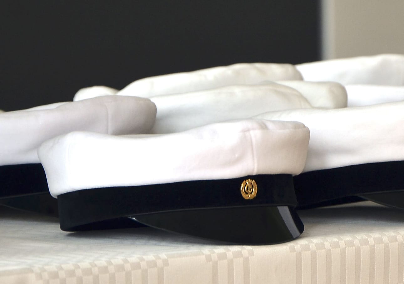 Härmän ja Kauhavan lukioissa painetaan valkolakkeja päähän syksyllä.