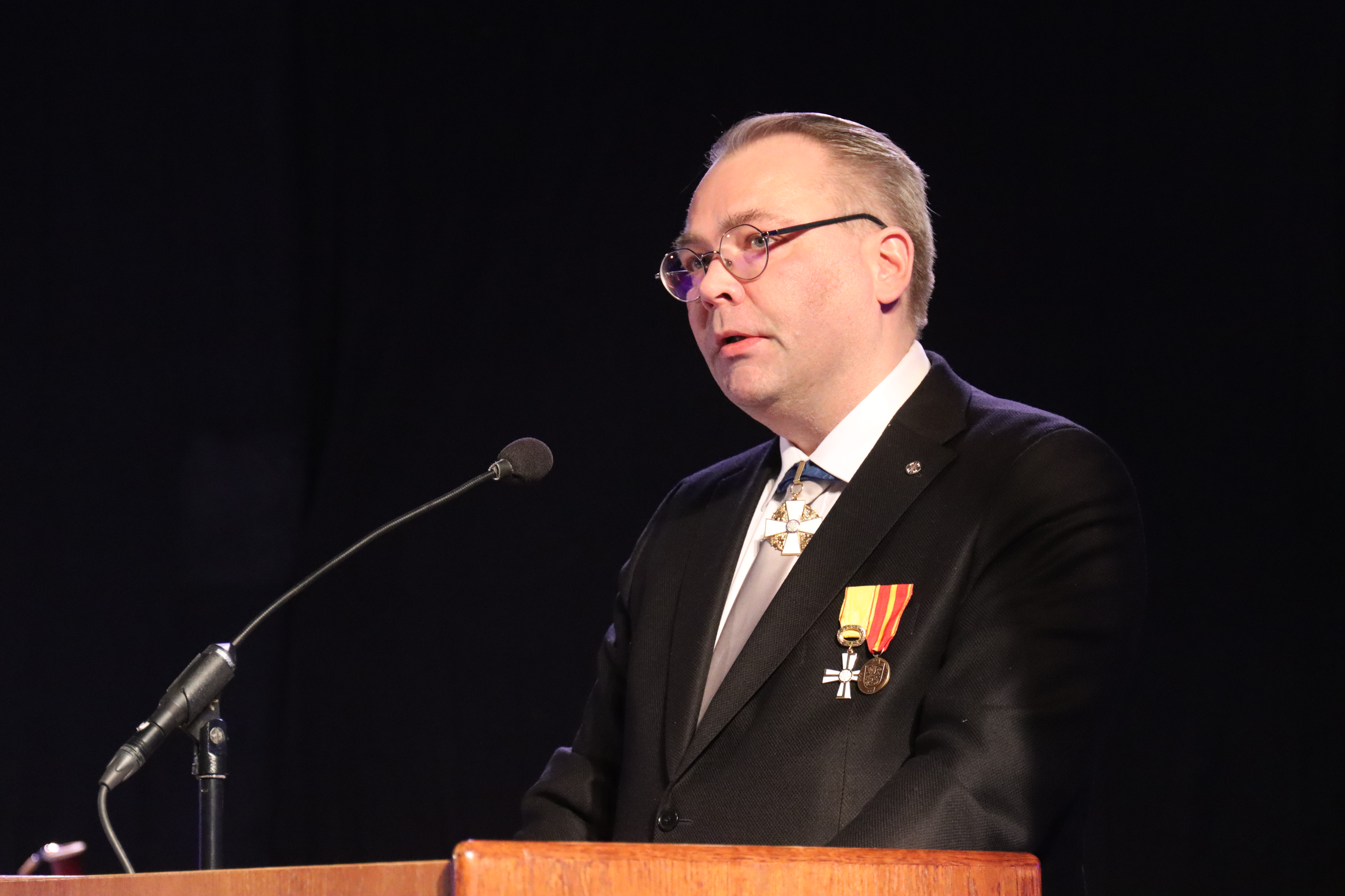 Jussi Niinistö maakunnallisessa tammisunnuntain juhlassa: "On tullut aika korjata virheet, Kauhavan varuskunta takaisin"