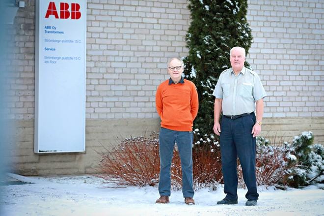 Jaakko Koistisen ja Hasse Nordmanin työnantaja on tätä nykyä Hitachi ABB Power Grids. Kaksikko työskentelee Transformers-liiketoiminnassa. Kuvat: Tanja Korpela