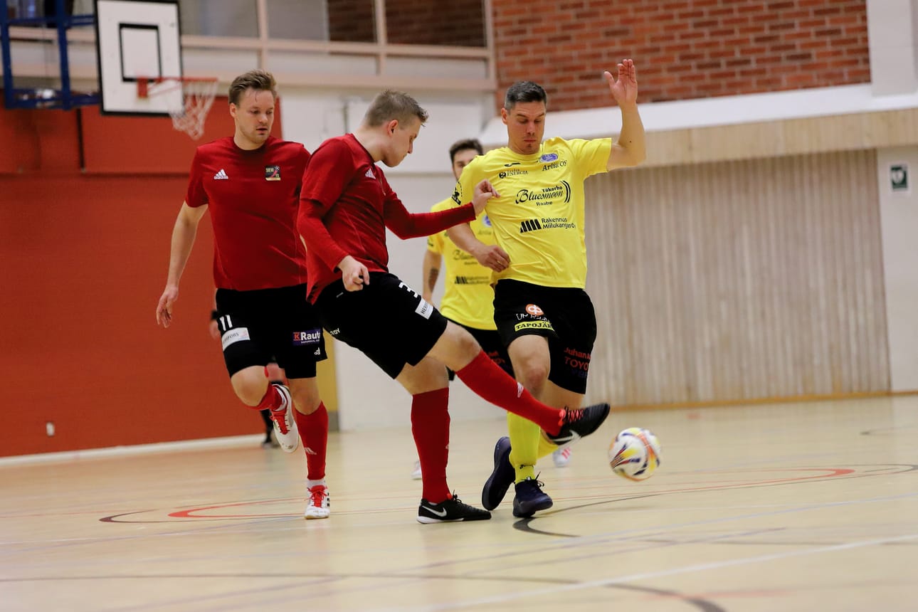 AS Moonin Jukka-Pekka Patanen oli yksi harjoitusottelussa Sievi Futsalia vastaan tolppia kolisutellut raahelaispelaaja.