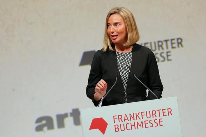 EU:n ulkoasioiden ja turvallisuuspolitiikan korkea edustaja Federica Mogherini avasi tiistaina Frankfurtin kirjamessut. KUVA: ARMANDO BABANI/EPA