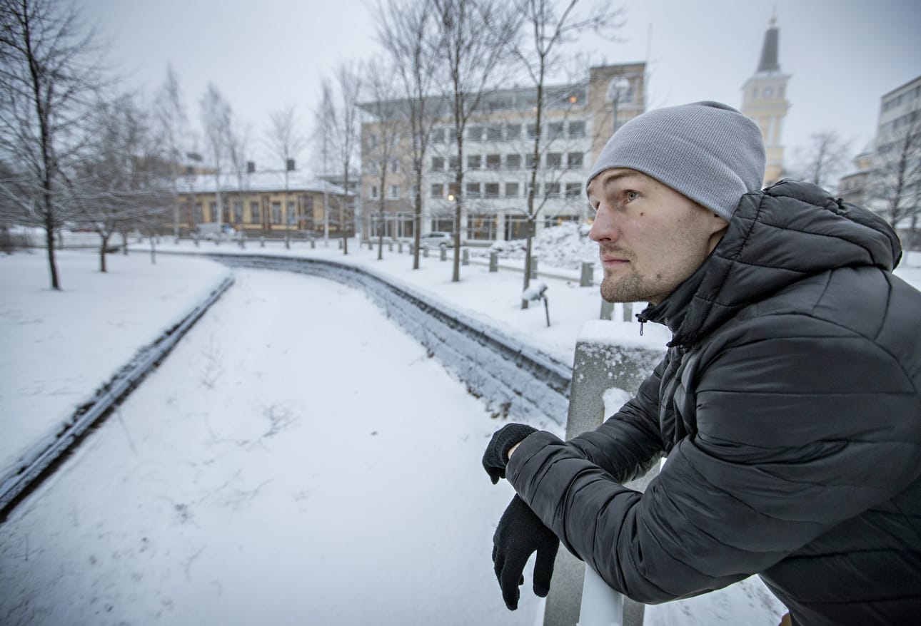 Ilari Moisalan jääpalloura jatkuu sittenkin Ruotsin pääsarjassa.