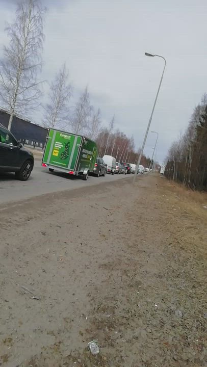 Ruuhkaa kaatopaikan portilla