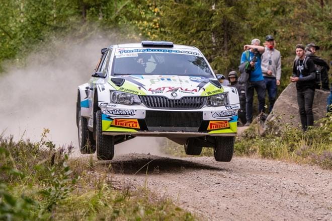 Alavutelaisella Teemu Asunmaalla on kaikki mahdollisuudet rallin SM1-luokan mestaruuteen, kun kaksi osakilpailua on ajamatta. KUVA: HONZA FRONEK