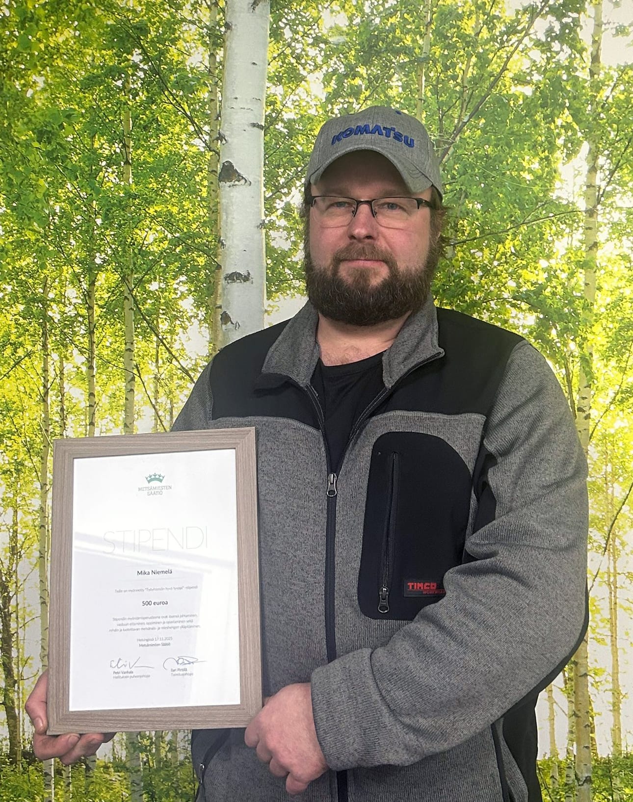 Pudasjärveläiselle metsäkoneyrittäjä Mika Niemelälle, Konetyö Niemelä Tmi, on myönnetty Metsämiesten Säätiön Työyhteisön hyvä tyyppi -stipendi.