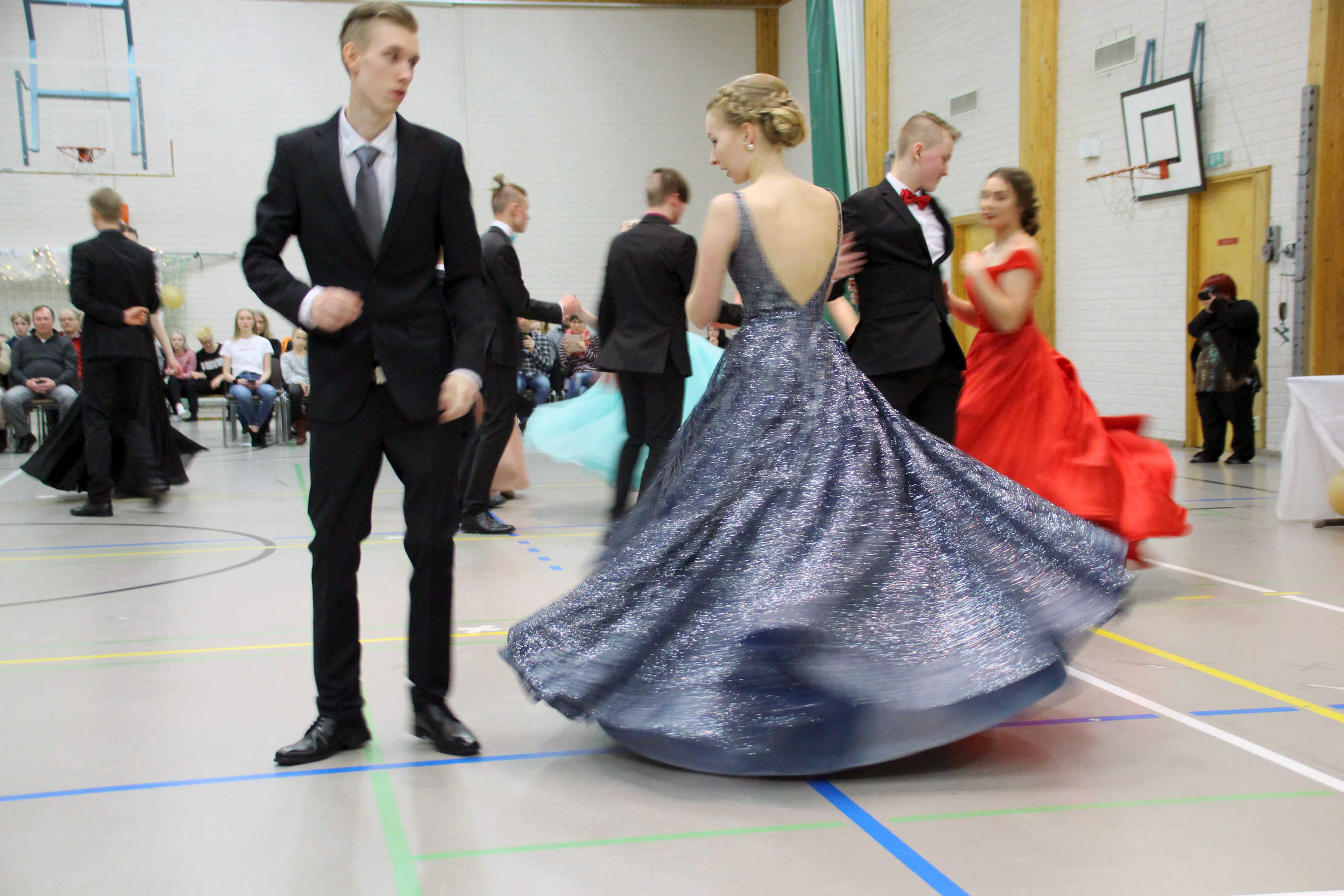 Helmat hulmuten.