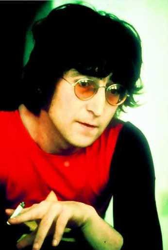 Legenda ei riittänyt. John Lennon kirjoitti I`m Only Sleeping -laulun vuonna 1966 ilmestynyttä Revolver-albumia varten. Tekstin alkuperäinen käsikirjoitus ei kuitenkaan kelvannut upporikkaille huuutokaupan asiakkaille.