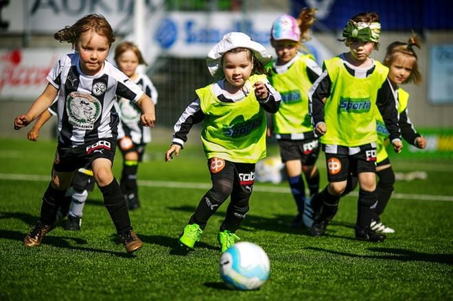 Viime kesänä Junnuliigaa pelattiin Elisa-stadionilla. KUVA: TIMO ANNANPALO