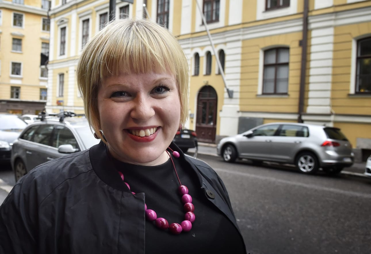 Perhe- ja peruspalveluministeri Annika Saarikko (kesk.) sanoo suhtautuvansa uudistukseen realistisesti.