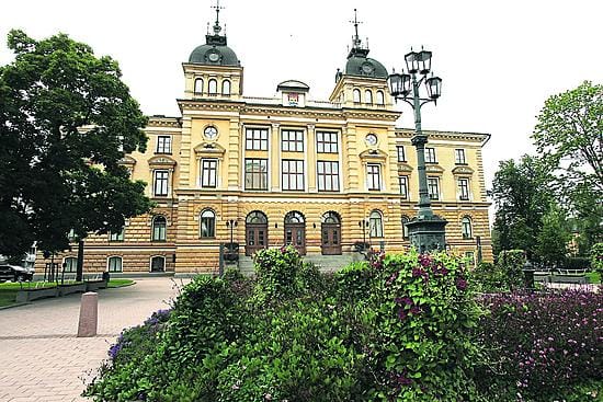 Oulun kaupunki aloittaa säästöjen etsinnän.