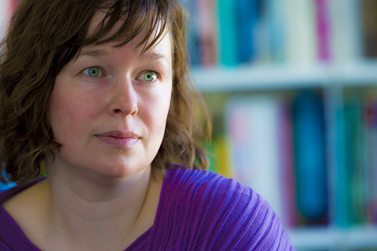 Pauliina Vanhatalo on ensi vuoden alusta mukana valtion kirjallisuustoimikunnassa tekemässä apurahapäätöksiä.