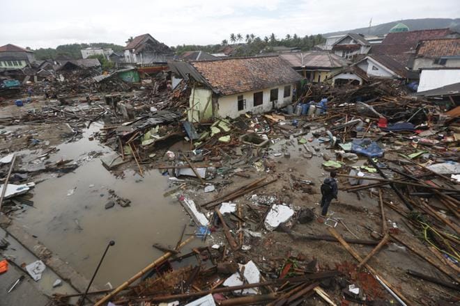 Ulkoministeriö tiesi matkustusilmoitusten ansiosta ennalta noin 300 suomalaisen olevan Indonesiassa, kun Jaavalle iski tsunami jouluna 2018. Katastrofin alkamisen jälkeen tehtiin paljon lisää ilmoituksia. KUVA: ADI WEDA