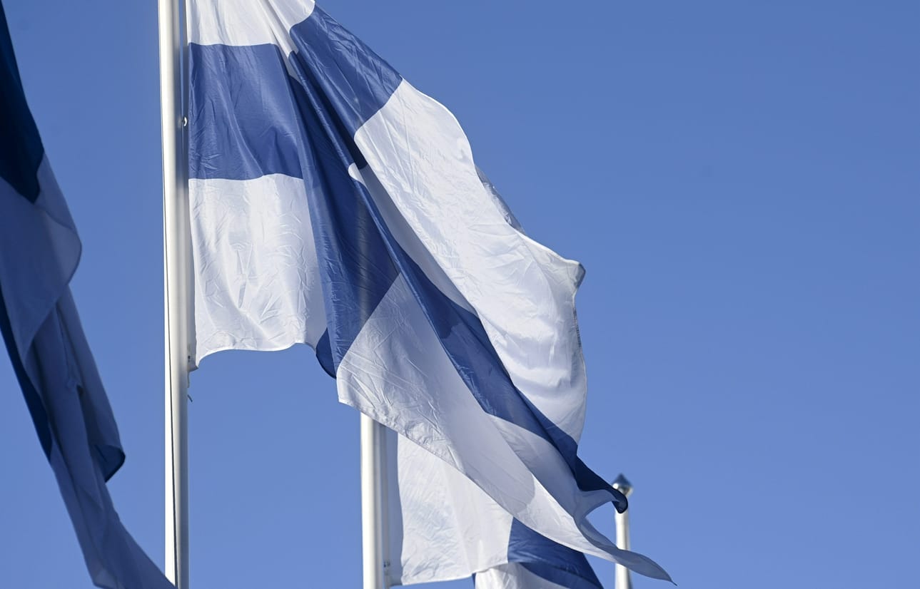 Liputuspäivä on nyt ensimmäisen kerran kalenterissa vakiintuneena liputuspäivänä, mutta sisäministeriö suositteli liputtamista 1. lokakuuta jo seitsemän kertaa aiemmin. LEHTIKUVA / Vesa Moilanen