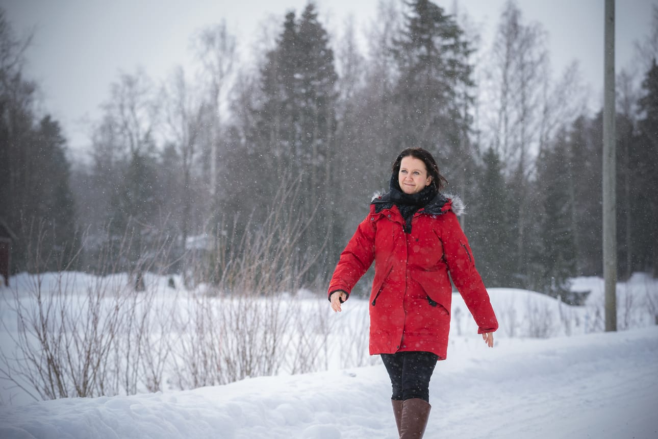 Minna Niemellä ei ole juuri nyt tarjottavana yhtään vuokra-asuntoa. Taustalla näkyvälle tontille niitä nousee lisää.