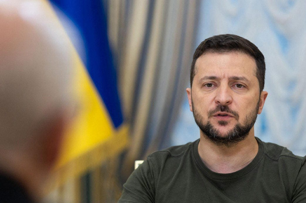 Ukrainan presidenttin Volodymyr Zelenskyi syytti lauantai-illan puheessaan Facebookissa Venäjää ydinvoimalan tulituksesta. LEHTIKUVA/AFP