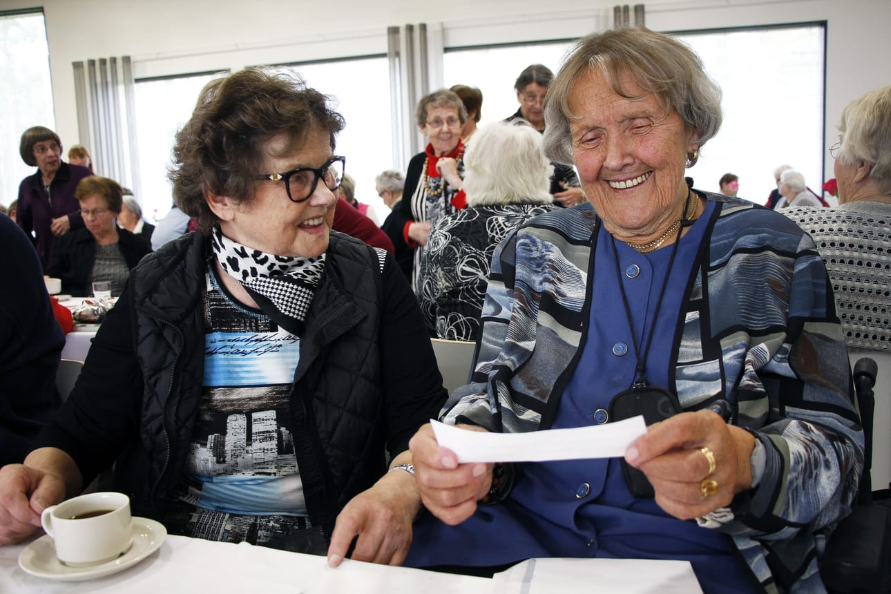 Elli Tervo ja Kaisu Markus kohtasivat juhlassa.
