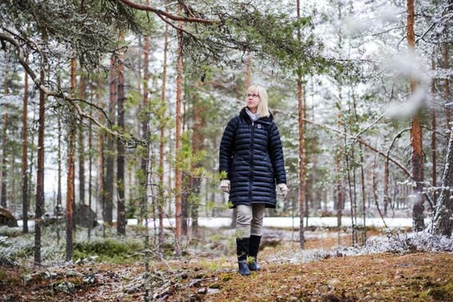 Anne Matilainen väitteli maa- ja metsätaloustieteiden tohtoriksi yksityismetsiä kohtaan koetusta psykologisesta omistajuudesta Seinäjoella perjantaina. KUVA: KRISTA LUOMA
