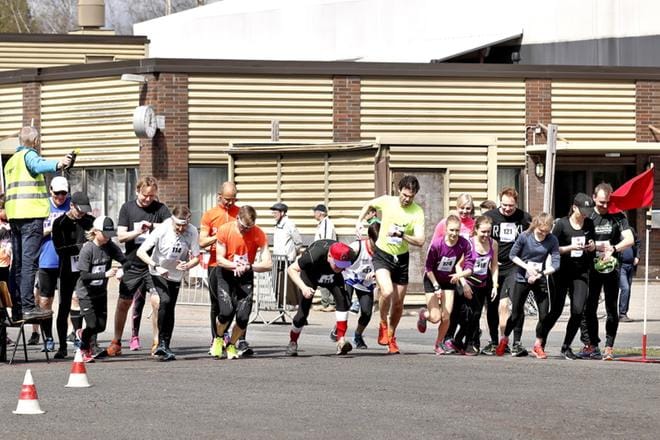 Runsaan kymmenen kilometrin mittaiseen City Run-juoksuun lähti vajaat 30 juoksijaa. Kuvat: Heikki Hakanen