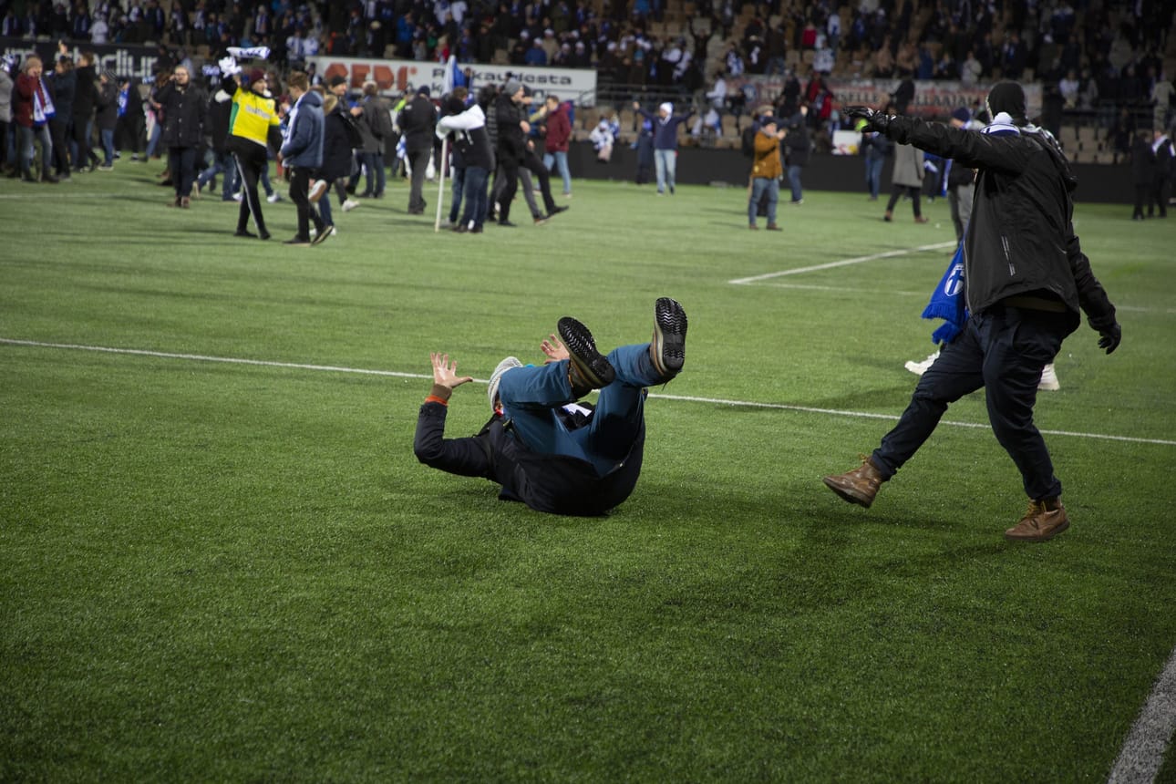Riehakas kisapaikkajuhla ei tuo Palloliitolle edes sakkorangaistusta. Suomi voitti Liechtensteinin 3–0 Helsingissä viime perjantaina ja varmisti EM-kisapaikan 2020.