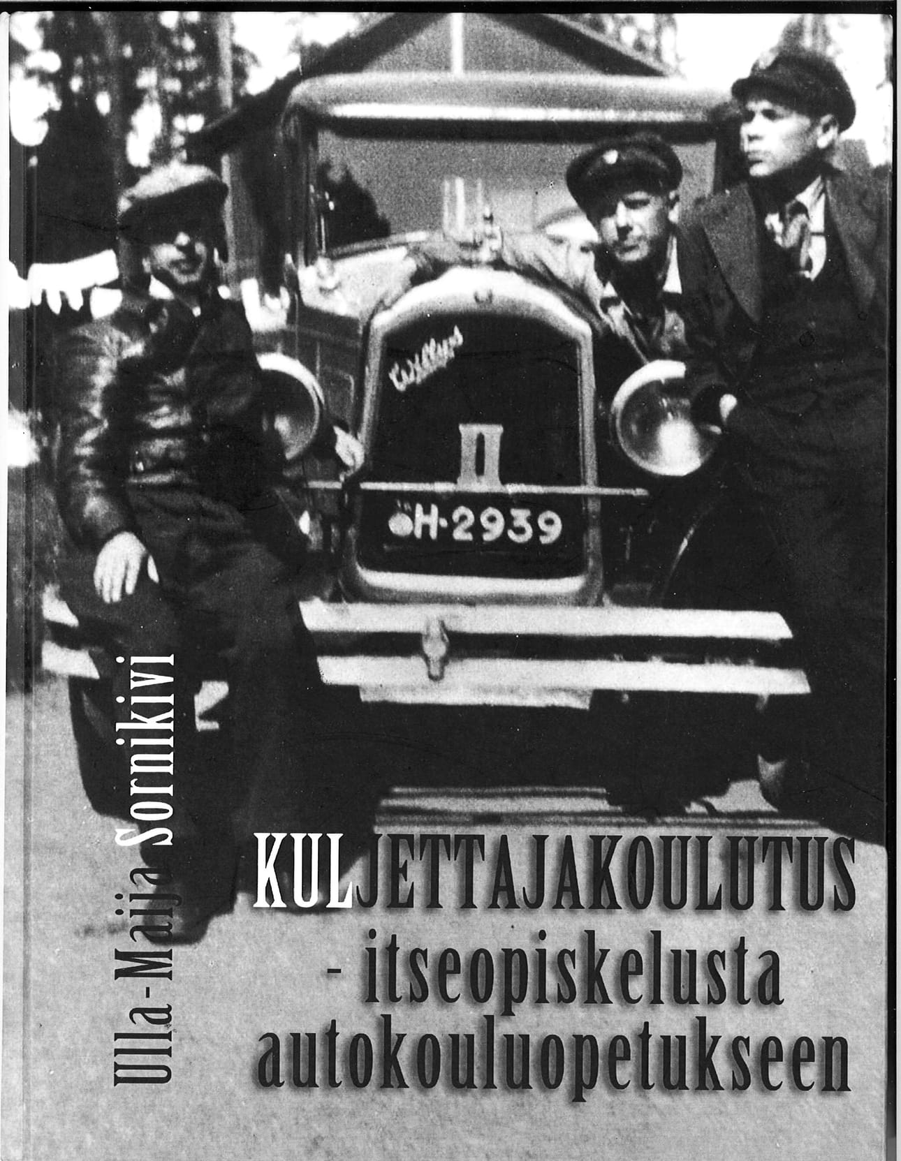 Kuljettajakoulutus tuli tarpeelliseksi autoilun yleistyessä 1910 -luvun Suomessa.