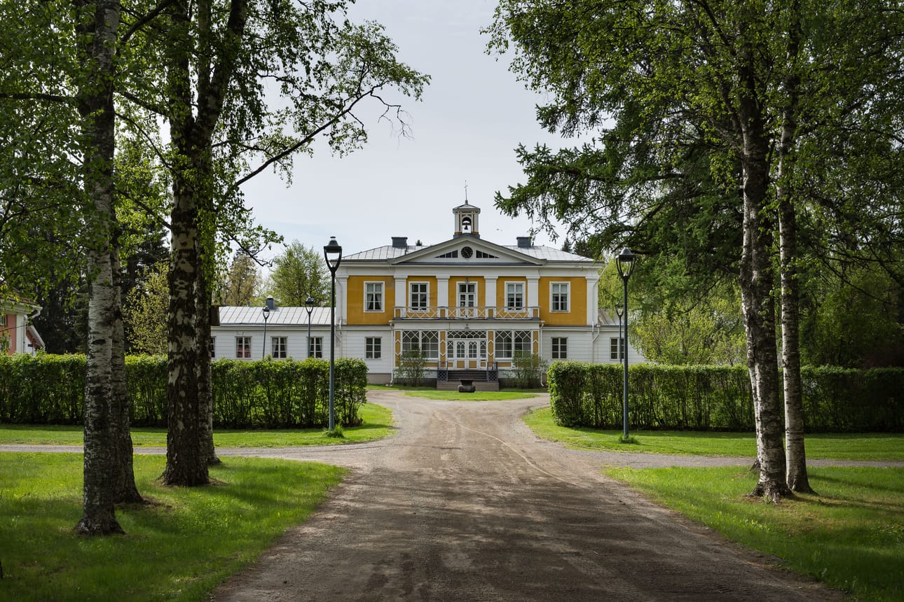 Törnävän kartanon puutarhaa pidettiin aikanaan hyvin kauniina.