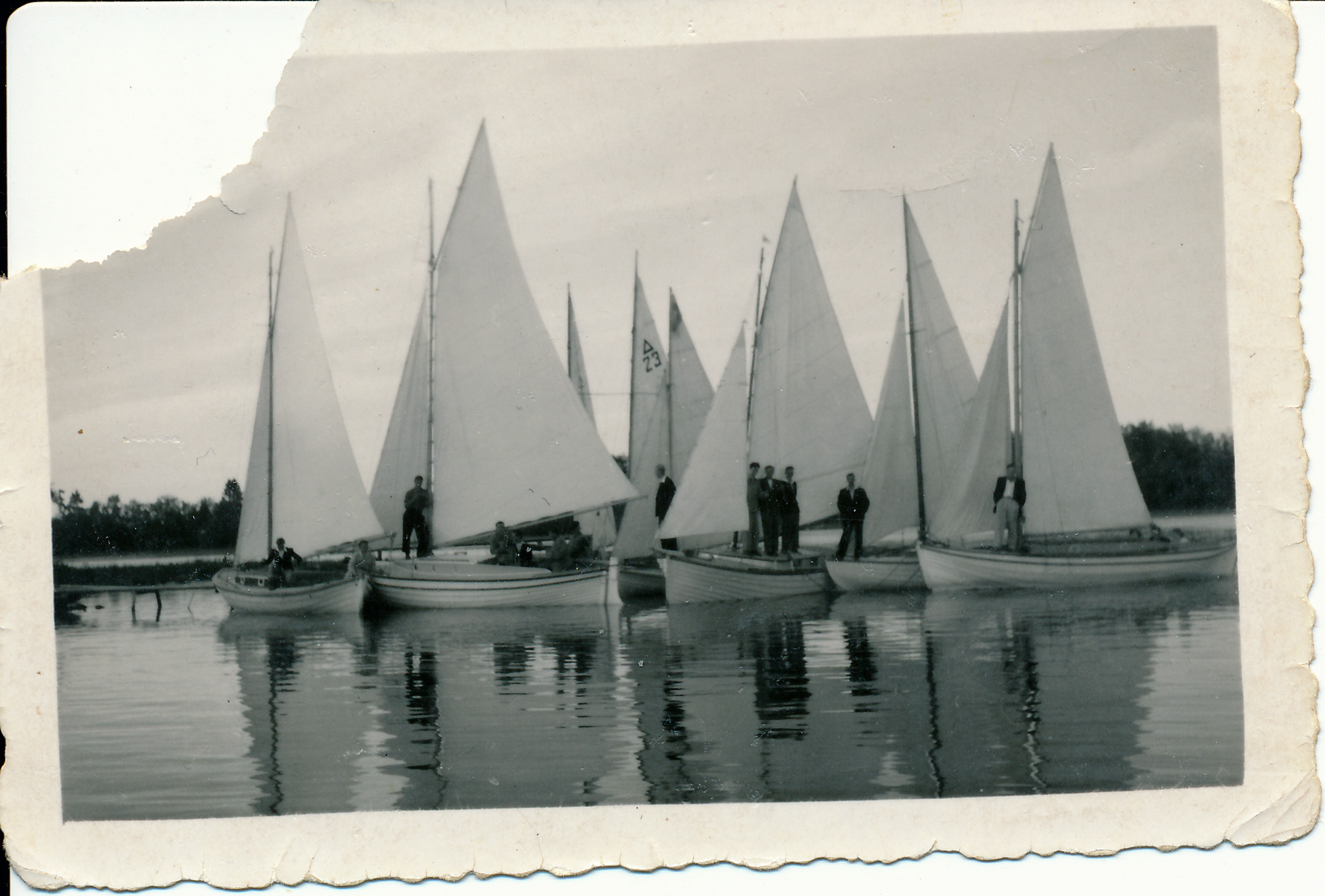 Saaristolaisia Raahen pursimajan edustalla 1950-luvulla.