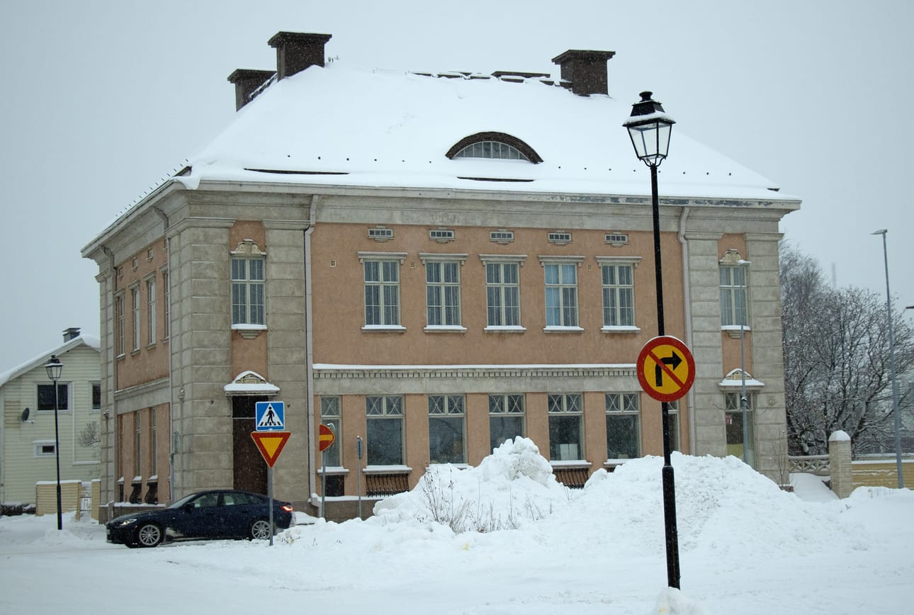 Suomen Yhdys-Pankin konttorin avajaisia vietettiin talon valmistuttua vuonna 1915.