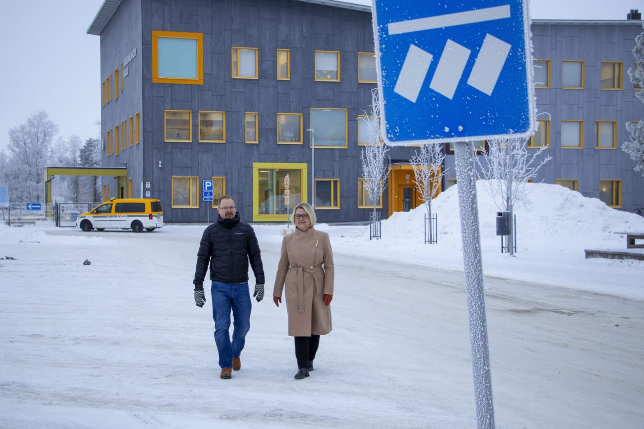 – Limingan koulujen ympäristössä pysäköintiä valvotaan lasten ja nuorten turvallisuuden takaamiseksi, liikelaitosjohtaja Sami Tuohimaa ja tekninen johtaja Jaana Valjus sanovat.