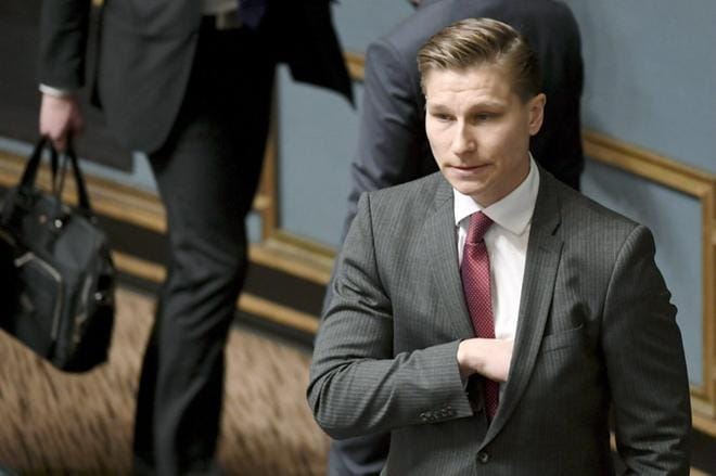Oikeusministeri Antti Häkkänen miettii vielä päätöstään tuomioistuinviraston sijainnista. Kilpailevia ehdokkaita maakunnissa ja pääkaupunkiseudulla on kaikkiaan seitsemän. KUVA: LEHTIKUVA/JUSSI NUKARI