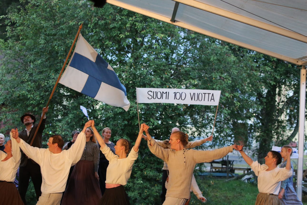 Myös Suomen juhlavuosi on hienosti esillä.