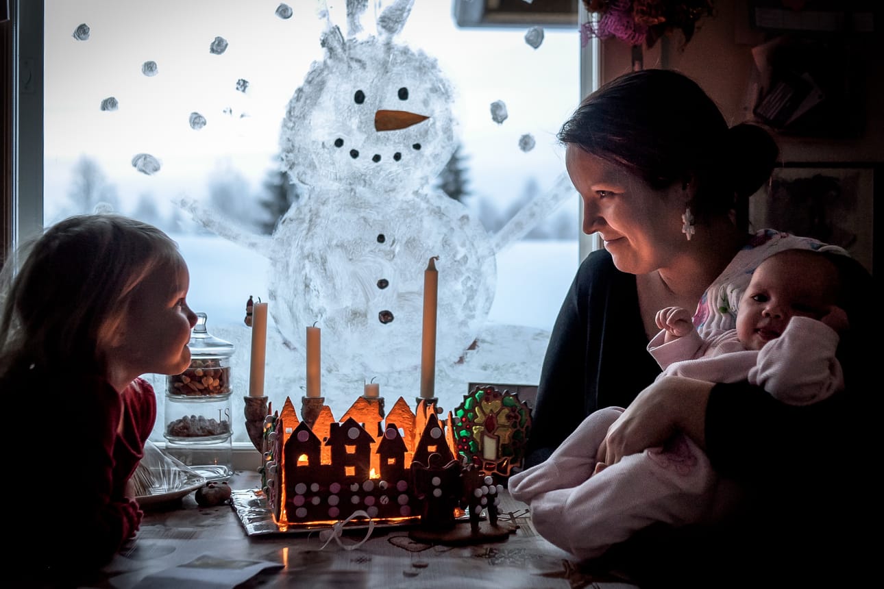 Saana-neiti ja pieni vauva pitävät Silja Mustosen päivät vauhdikkaina.