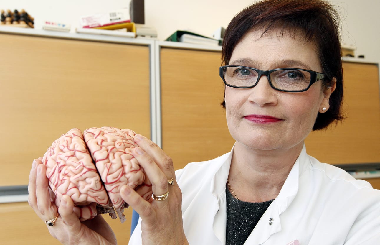 Neuropsykologi Satu Winqvistin mukaan aivojen otsalohko on erityisen herkkä paikka.