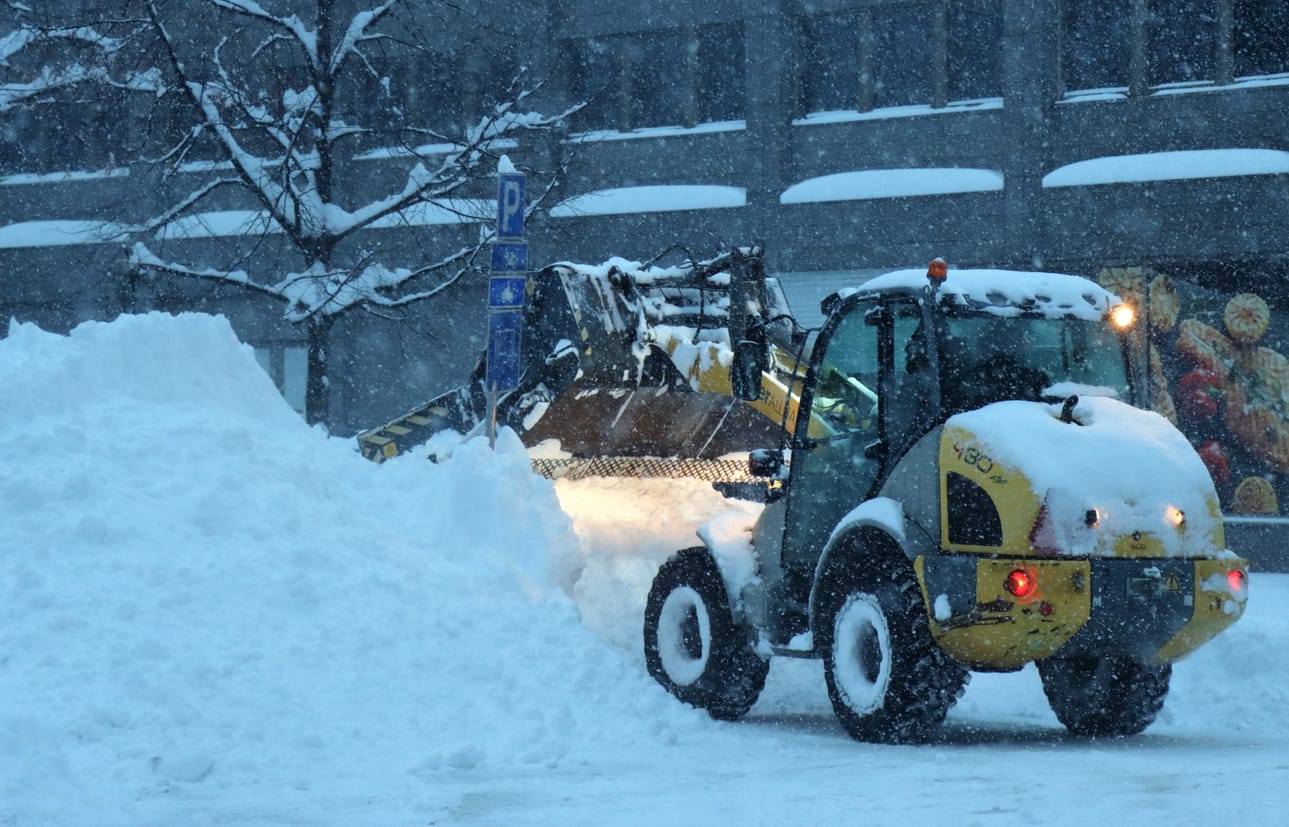 Vaasan valtaisa lumentulo alkoi jouluaattona. Sen jälkeen on ollut kiireistä.