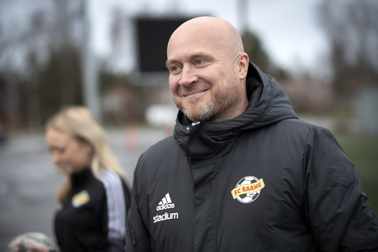 Tero Alasen valmentama FC Raahen T18-joukkue avaa sarjakautensa lauantaina.