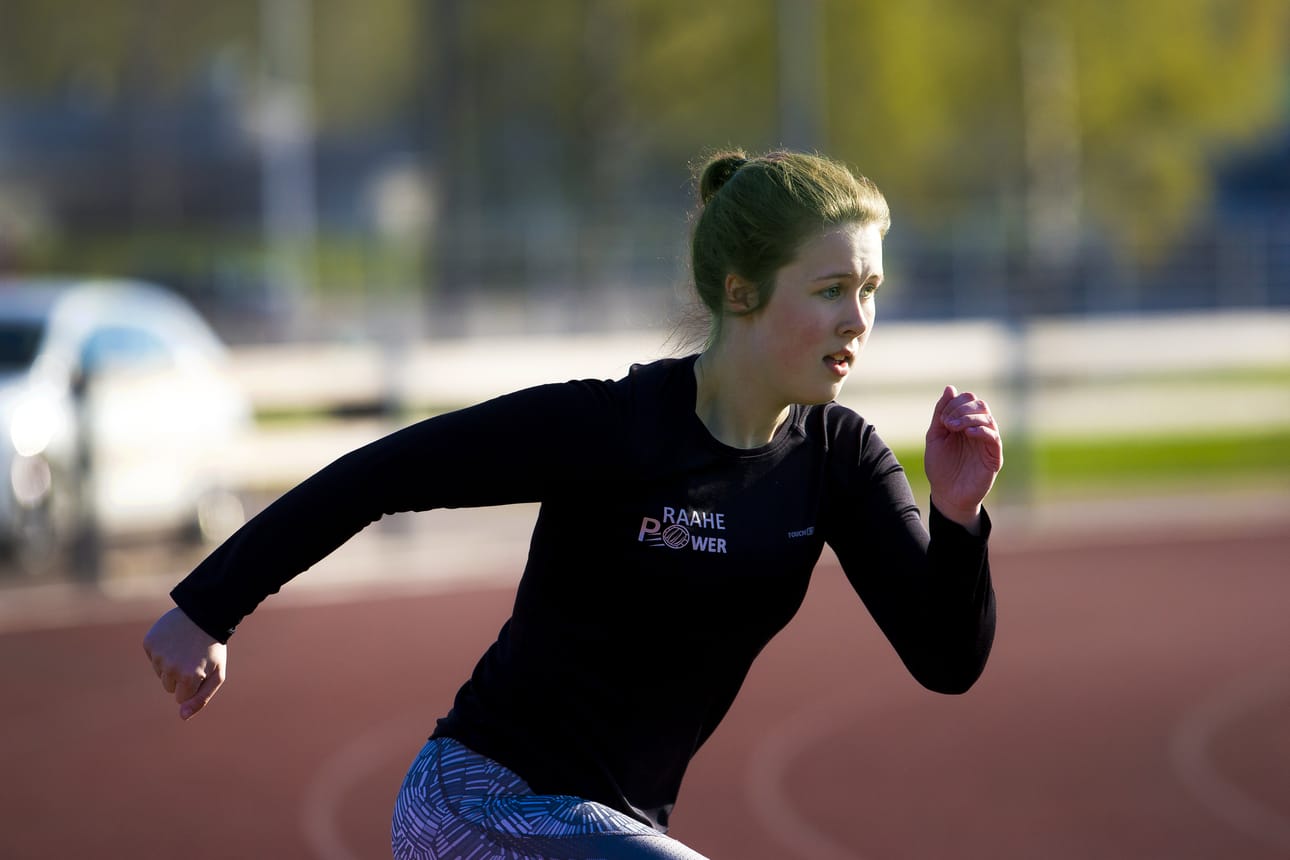 Urheiluakatemiasta löytyy useiden eri lajien harrastajia. Raahe Powerin Ella Rahkola edustaa lentopalloa.