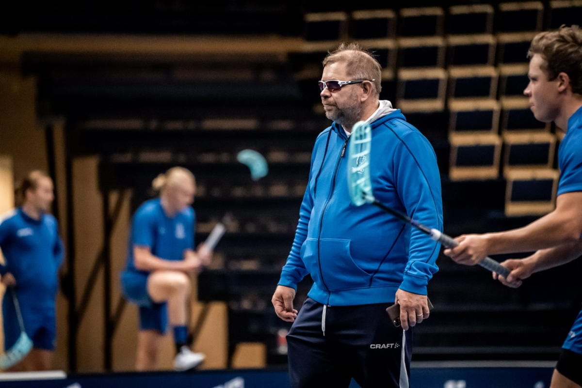 Salibandyvalmentaja Juha Jäntti tuntee miesten MM-kilpailujen vaatimustason ja vastustajat pitkältä ajalta. LEHTIKUVA / handout / Anssi Koskinen