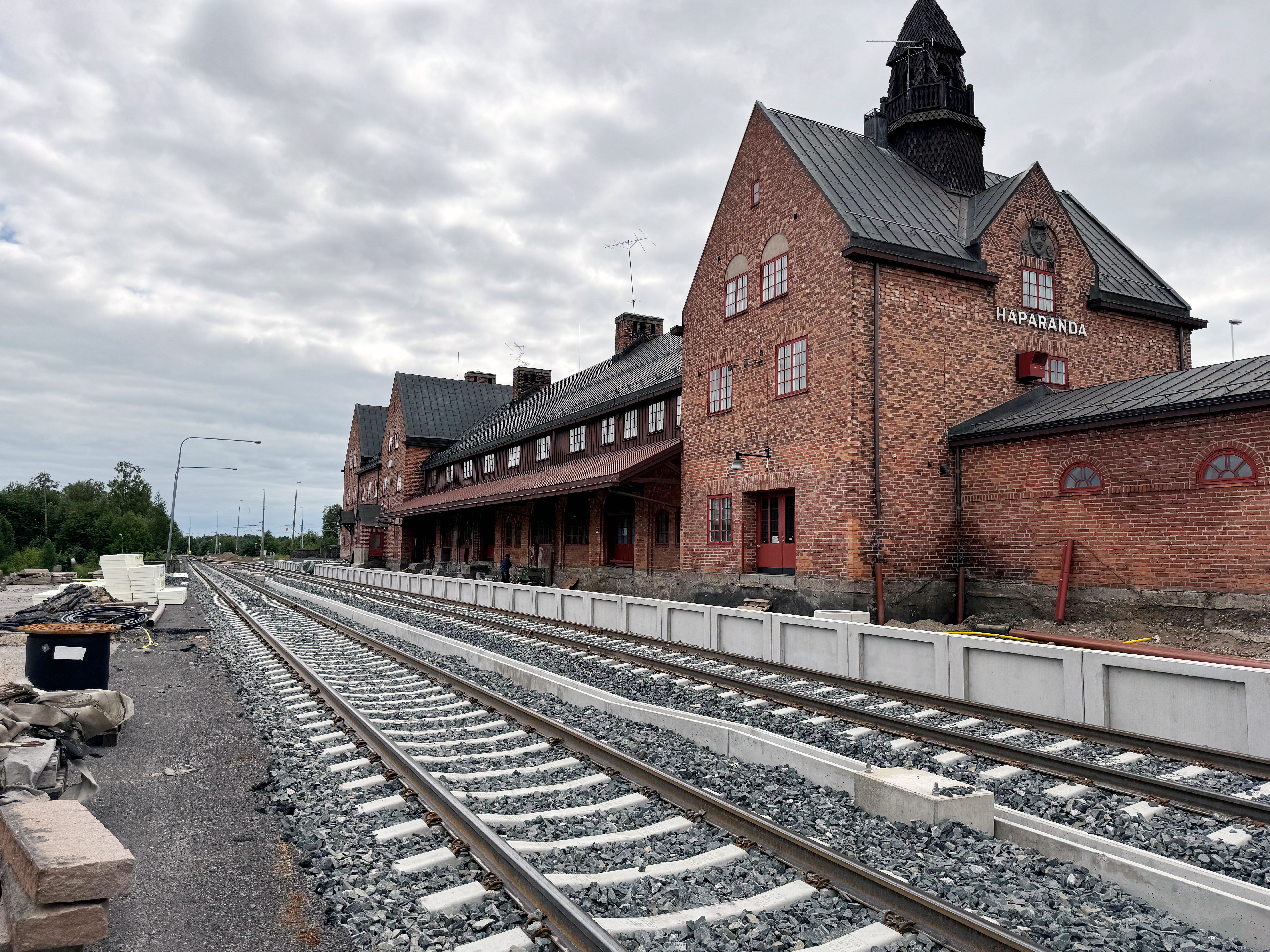 Haaparannan asemalla muokataan paraikaa Suomen junien laituria.